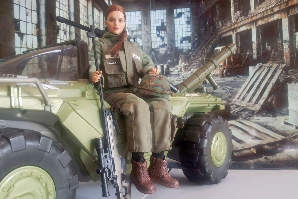 27672_Adelyn in Alien Invasion 01-14.jpg
